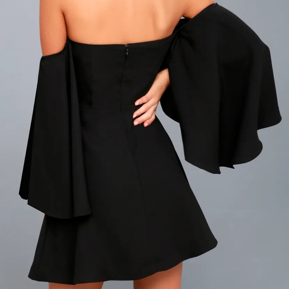 Lulu's bell sleeve skater dress - Picture 3 of 6